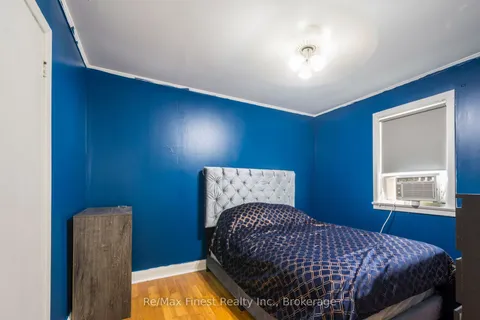 105 Wall St, Quinte West, ON K8V 4K1