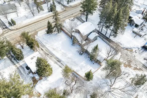 796 Muskoka Road 3, Huntsville, ON P1H 1E1