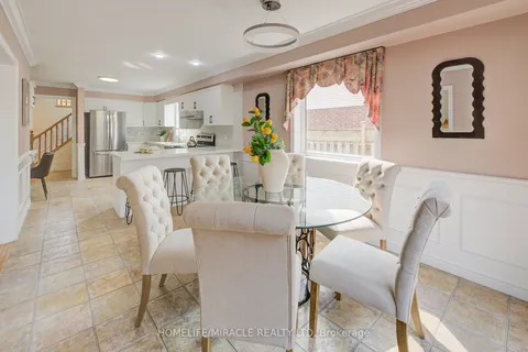 6 Resurrection Dr, Kitchener, ON N2N 3C1