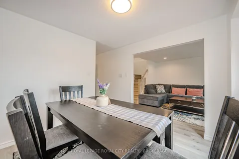 33 BUSHMILLS Cres, Guelph, ON N1K 1T6