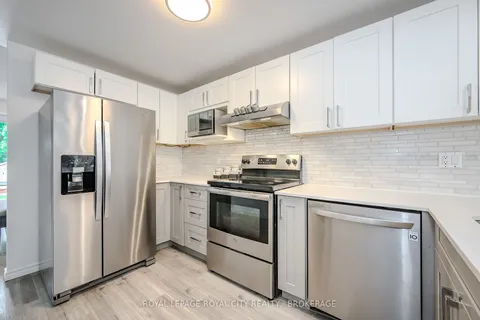 33 BUSHMILLS Cres, Guelph, ON N1K 1T6