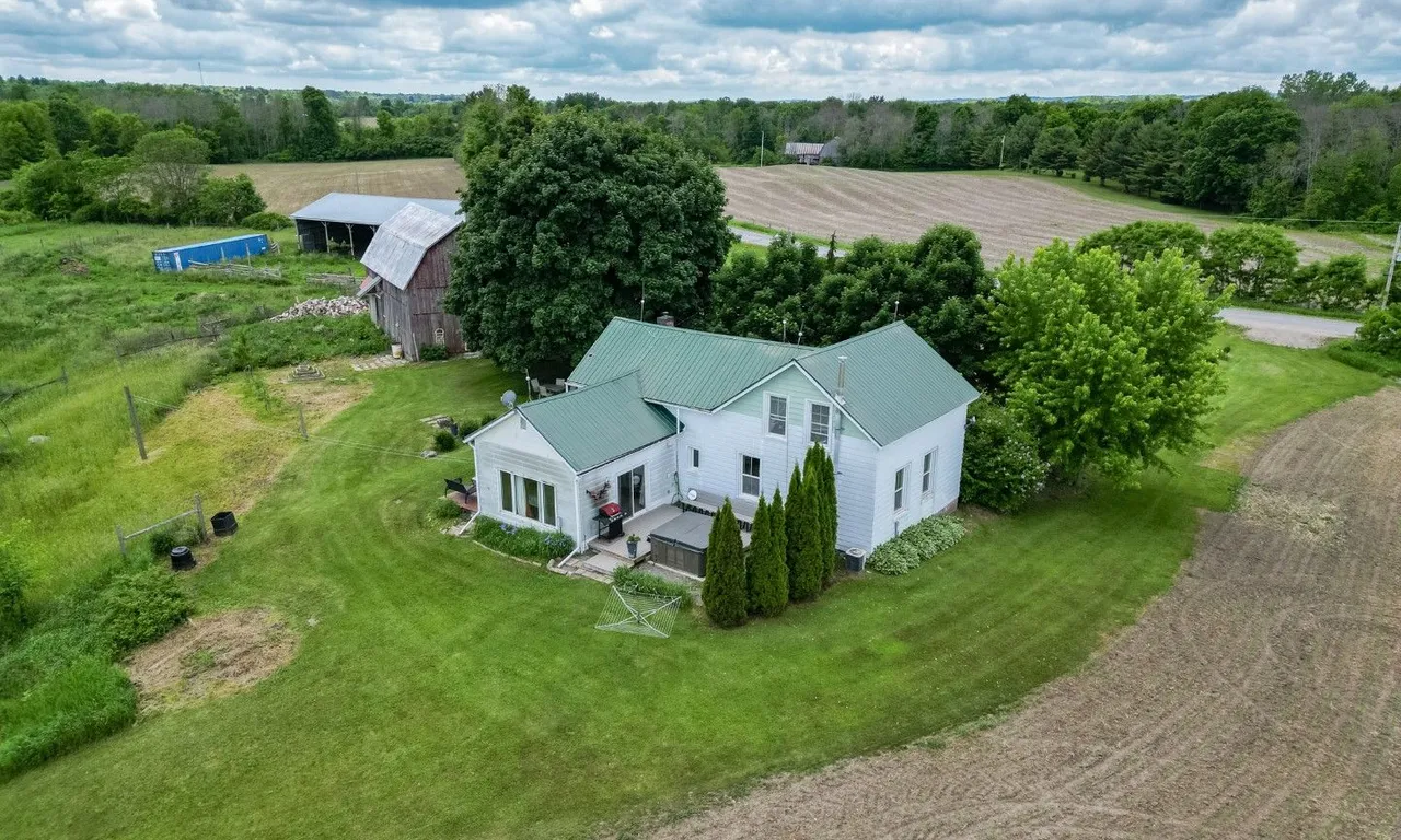 1724 Old Hungerford Rd, Tweed, ON K0K 3J0