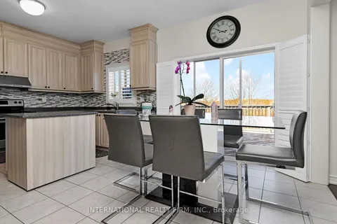 252 Morden Dr, Shelburne, ON L9V 2S3