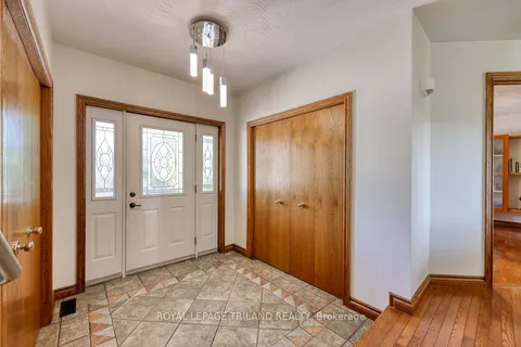 6325 Dundas St, Thames Centre, ON N0M 2M0