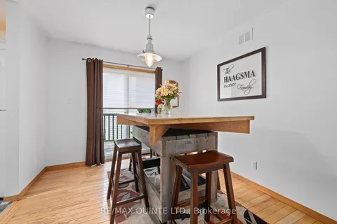 16 Harbourview Cres, Prince Edward County, ON K0K 3L0