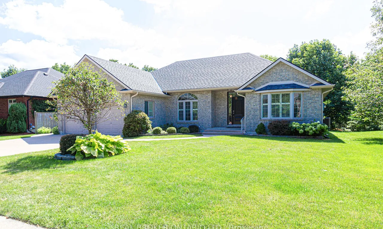 4 Forest Wood Dr, Norfolk, ON N0A 1N3