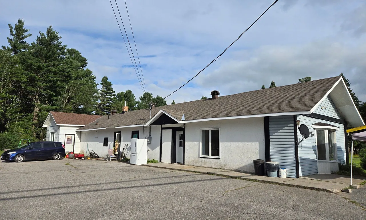 12345 Highway 41, Addington Highlands, ON K0H 2G0