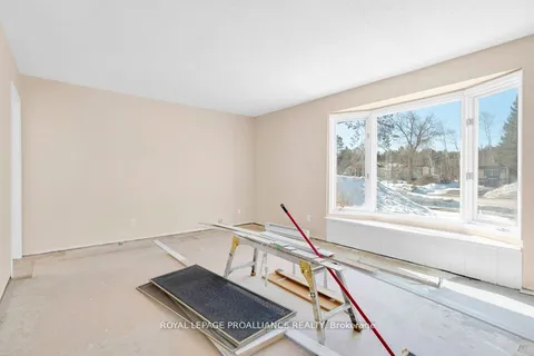 12345 Highway 41, Addington Highlands, ON K0H 2G0