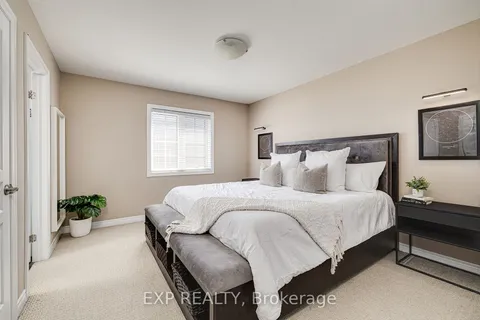 45 Royal Winter Dr, Hamilton, ON L0R 1C0