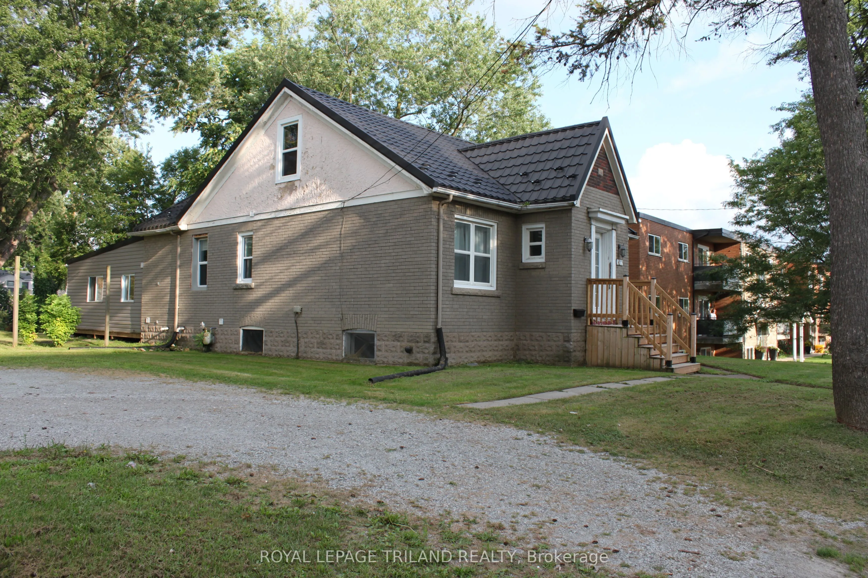 6566 Drummond Road, Niagara Falls, ON L2G 4N7