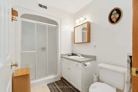 5 Beechwood Ave, Lambton Shores, ON N0N 1J0