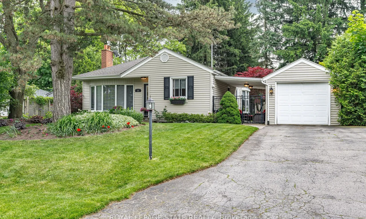 38 Parker Ave, Hamilton, ON L9G 1A7