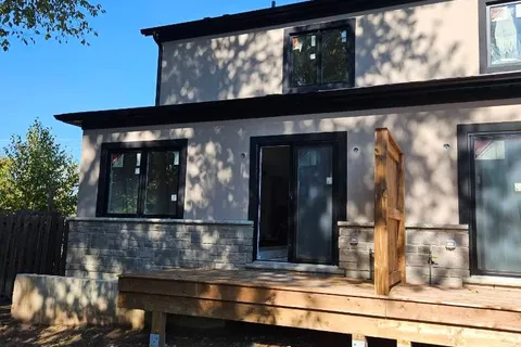 29 Downs Dr, Welland, ON L3B 3P4