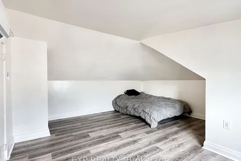 149 Giles St, London, ON N5Z 2V9