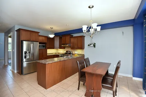 98 Kendrick Crt, Hamilton, ON L9G 5E8