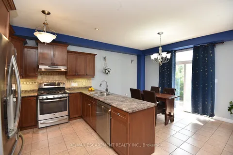 98 Kendrick Crt, Hamilton, ON L9G 5E8