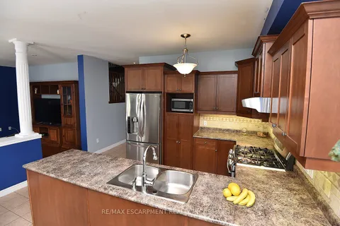 98 Kendrick Crt, Hamilton, ON L9G 5E8