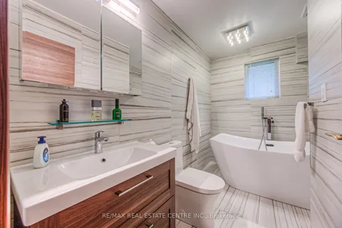 46 Vesper Crt, Hamilton, ON L8J 2B5