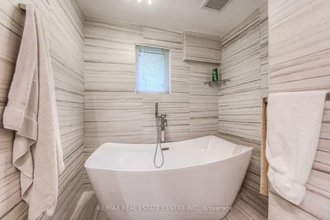 46 Vesper Crt, Hamilton, ON L8J 2B5