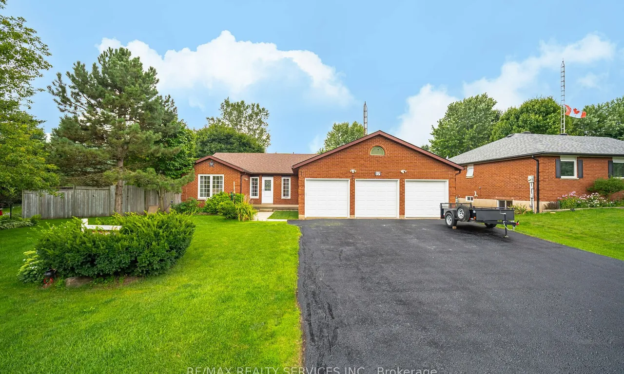 17 James St, Amaranth, ON L9W 3Z1