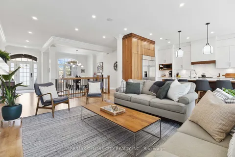 242 East Rivertrace Walk, London, ON N6G 5L1