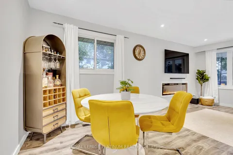 6 Rossford Cres, Kitchener, ON N2M 2H7