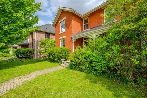 61 Clairfields Dr, Guelph, ON N1L 1P5