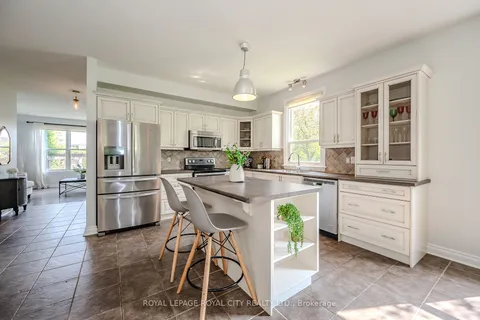 61 Clairfields Dr, Guelph, ON N1L 1P5