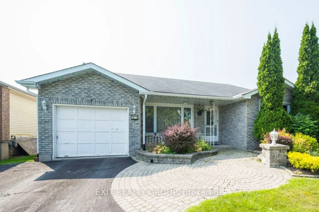 43 Farley Cres, Quinte West, ON K8V 6J7