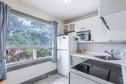 25 Chestnut Avenue, Hamilton, ON L8L 6K5