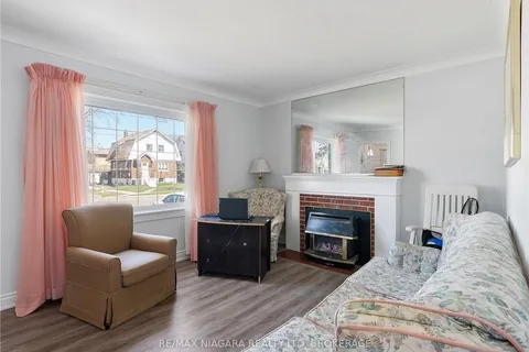 327 Darling Street, Brantford, ON N3S 3Y1