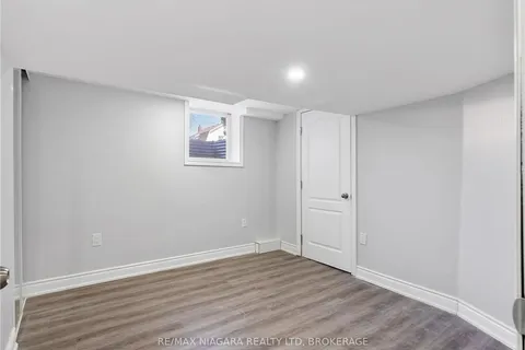 327 Darling Street, Brantford, ON N3S 3Y1