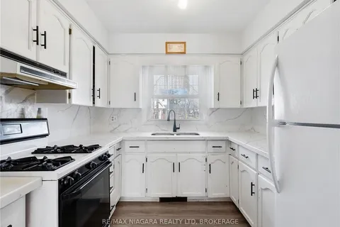 327 Darling Street, Brantford, ON N3S 3Y1