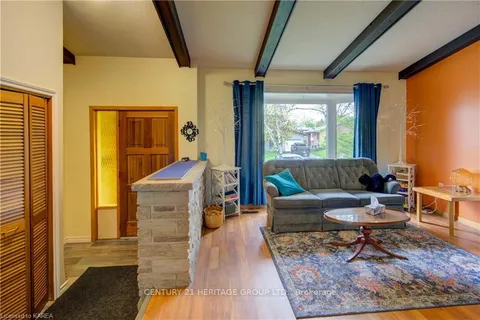 832 Purcell Cres, Kingston, ON K7P 1B9