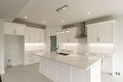 216 GREENE St, South Huron, ON N0M 1S2