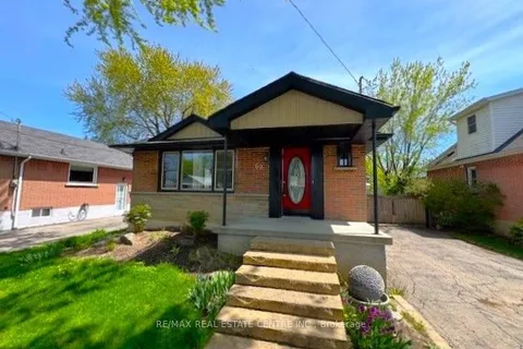 69 David Ave, Hamilton, ON L9A 3V2