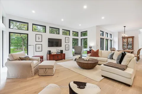 114 Reding Rd, Hamilton, ON L9G 1M8