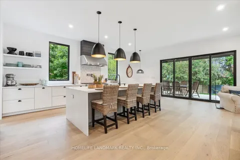 114 Reding Rd, Hamilton, ON L9G 1M8