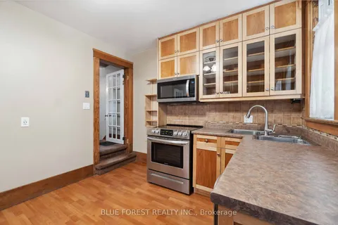 112 Cameron St, Sarnia, ON N7T 4A8