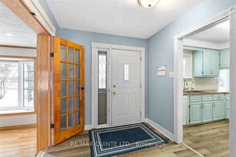 584 Highway 33, Quinte West, ON K8V 5P6