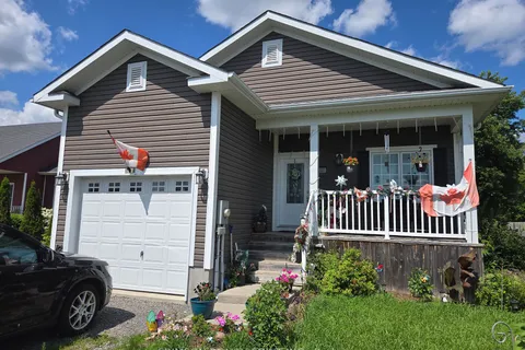 4285 Schell St, South Dundas, ON K0C 2H0