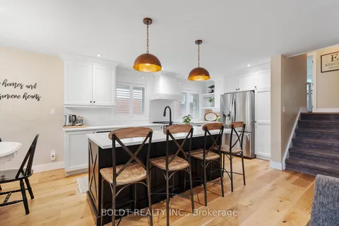 46 Prince Charles Dr, St. Catharines, ON L2N 3Y9