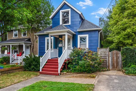 88 York St, St. Catharines, ON L2R 6C9