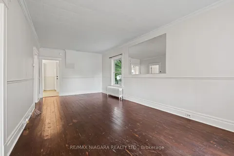 88 York St, St. Catharines, ON L2R 6C9