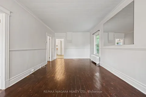 88 York St, St. Catharines, ON L2R 6C9