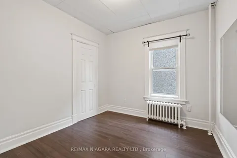 88 York St, St. Catharines, ON L2R 6C9