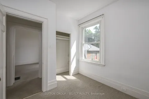 910 Colborne St, London, ON N6A 4A4