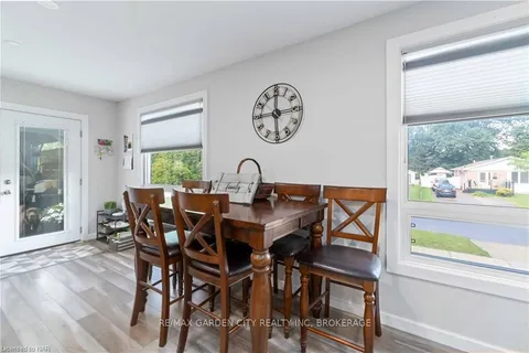 86 Leaside Dr, Welland, ON L3C 6B2