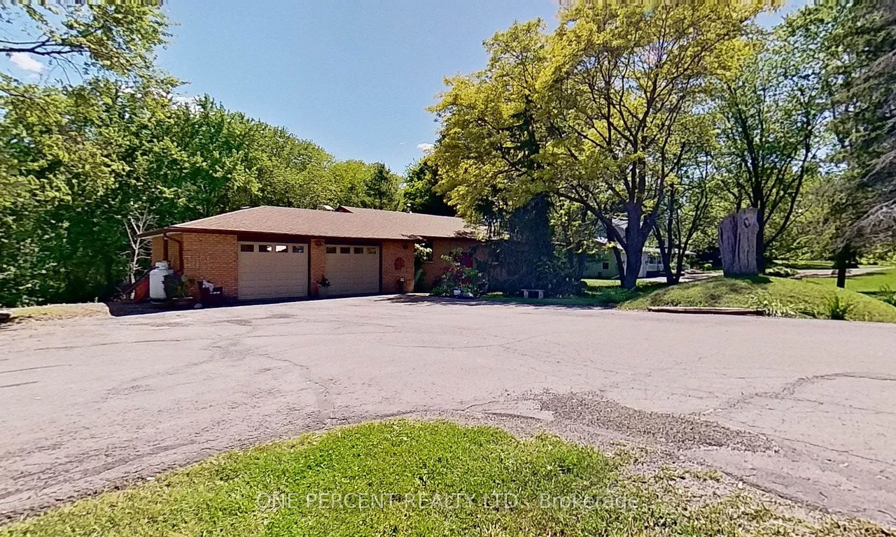 92 Murray St, Quinte West, ON K8V 2E7