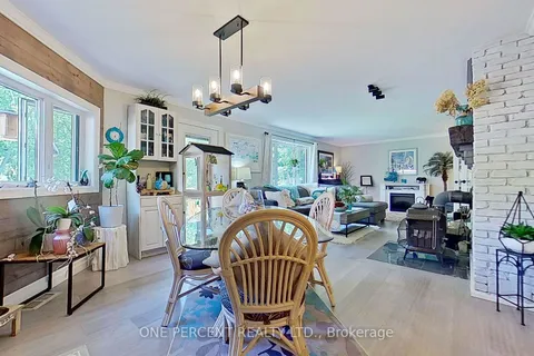 92 Murray St, Quinte West, ON K8V 2E7